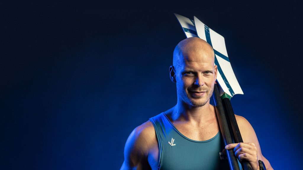 Joel Naukkarinen ja CompetenceX: soutaja harjoittelussa kohti Los Angeles 2028 -olympialaisia